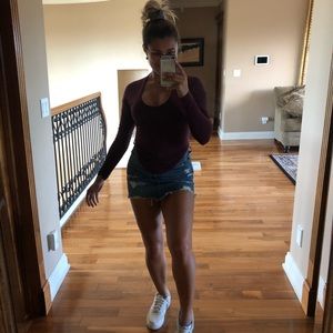 American Eagle Long Sleeve V-Neck🤩